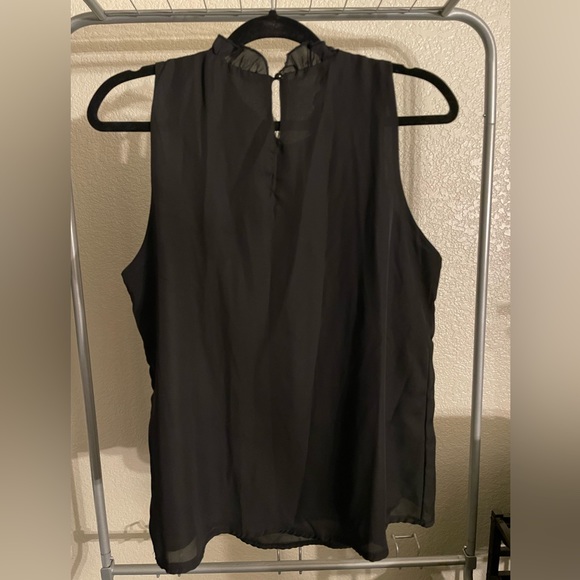 This top is in great condition. Bust: 38in, Length: 28in - Picture 2 of 2